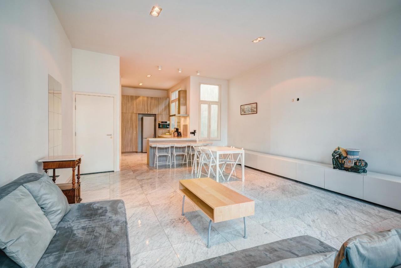 Three Bedroom Marble Apartment In The Heart Of アントウェルペン エクステリア 写真